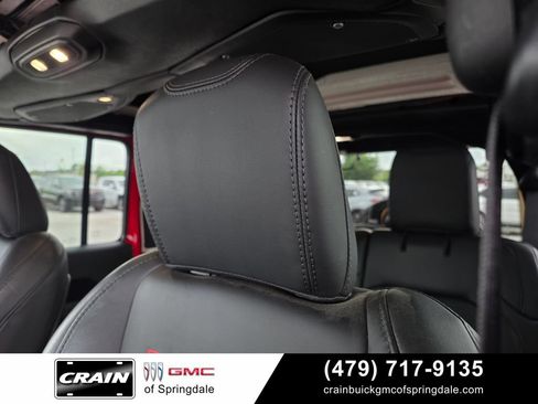 Used 2025 Jeep Wrangler Unlimited Rubicon AWD/4WD image 21