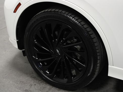 Used 2025 Lincoln Aviator Reserve w/ Luxury Package image 10