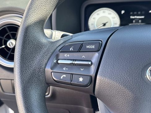 Used 2023 Hyundai Kona SE image 18