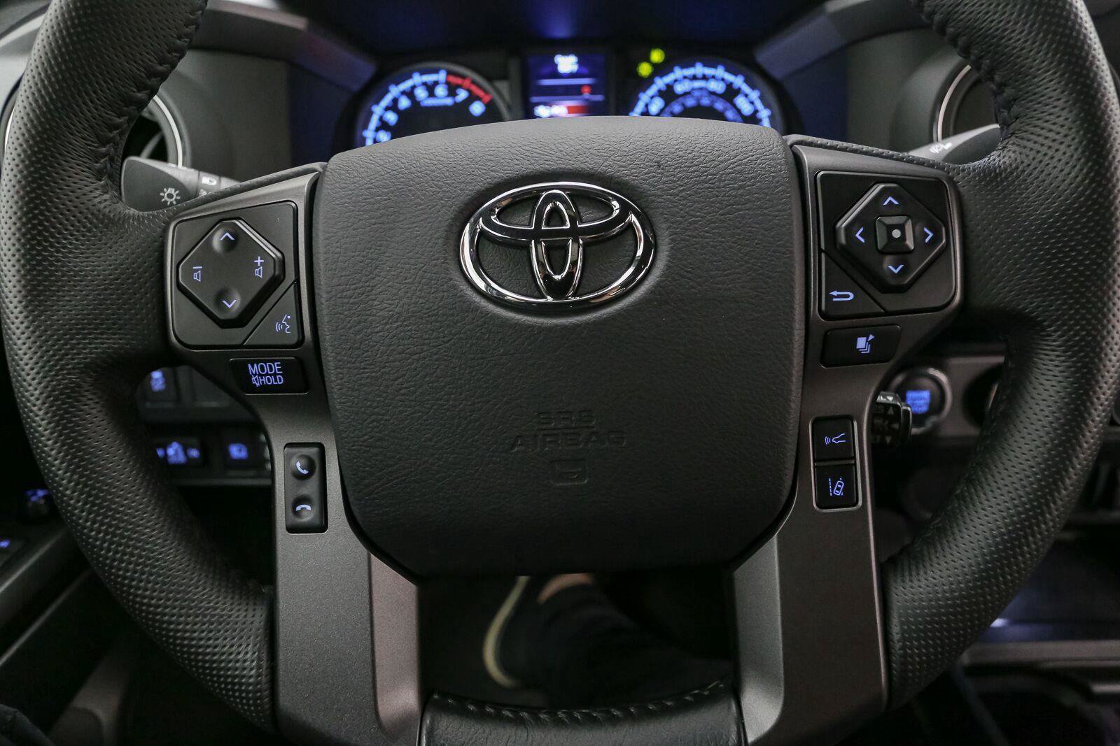 Used 2023 Toyota Tacoma TRD Off-Road AWD/4WD image 31