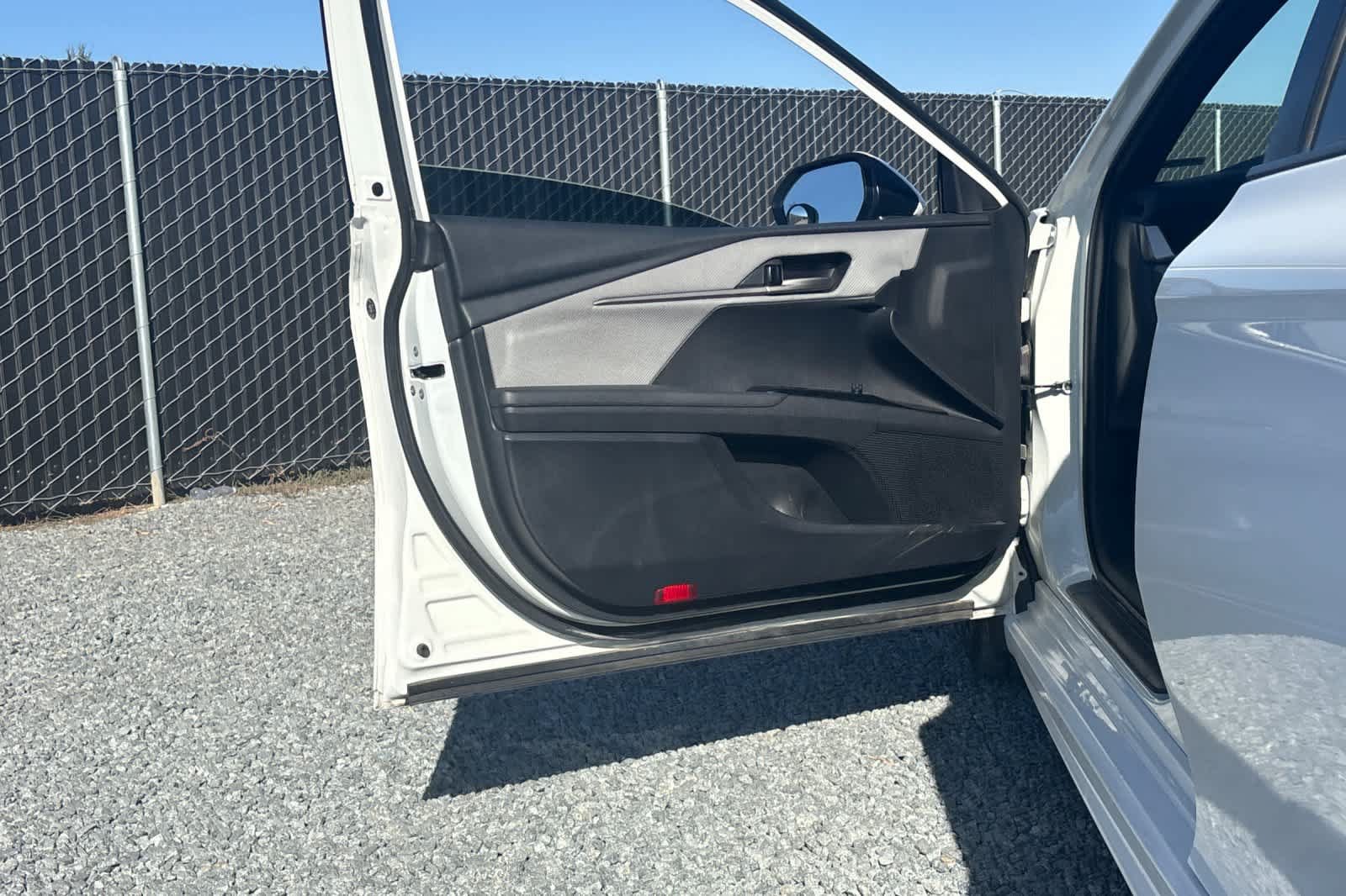 Used 2025 Toyota Camry SE FWD image 14