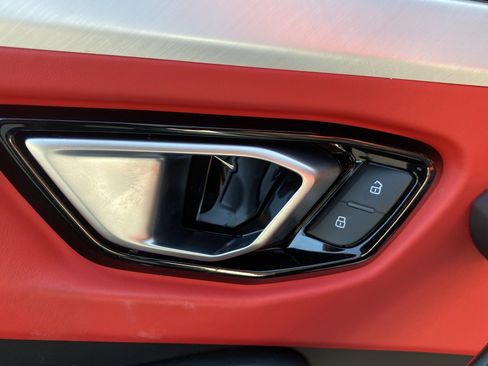 Used 2022 Lamborghini Urus image 64