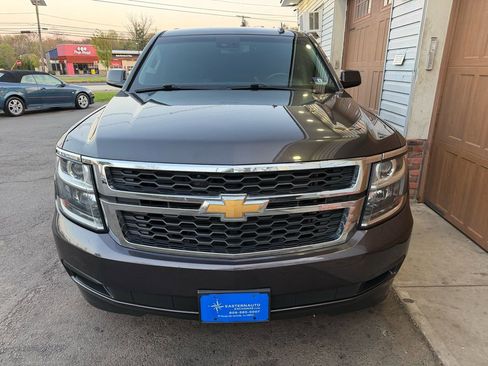 Used 2018 Chevrolet Suburban LT image 8
