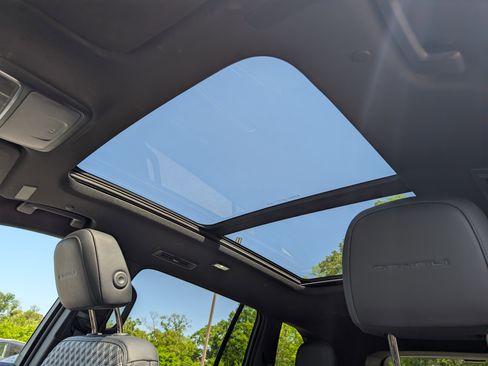 Used 2024 GMC Acadia Denali w/ Super Cruise Package image 15