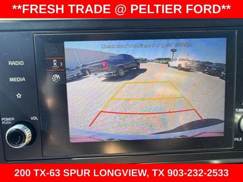 Used 2024 Kia Carnival LX FWD image 27