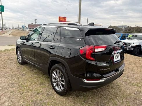 Used 2024 GMC Terrain SLT AWD/4WD image 5