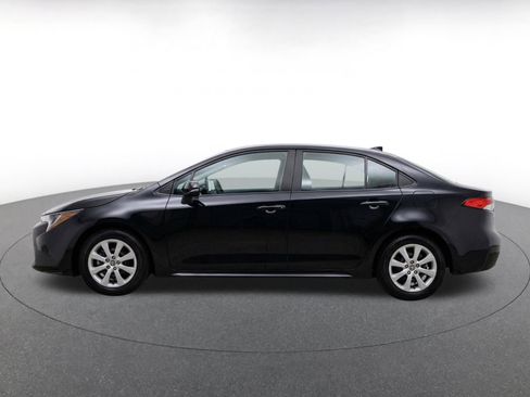 Used 2025 Toyota Corolla LE FWD image 4