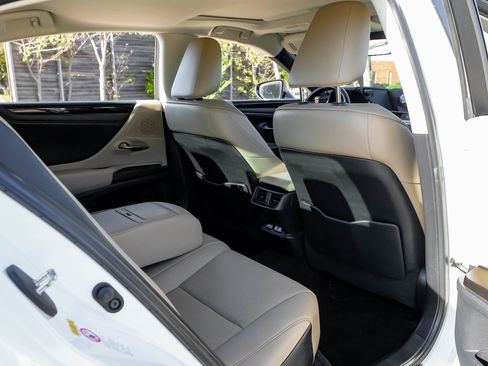 Used 2019 Lexus ES 350 image 42