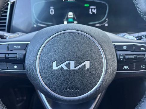 Used 2025 Kia Sportage EX image 22