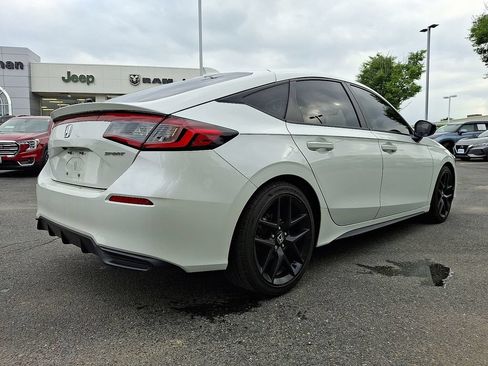 Used 2024 Honda Civic Sport image 6