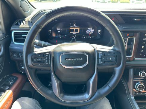Used 2023 GMC Yukon Denali Ultimate AWD/4WD image 14
