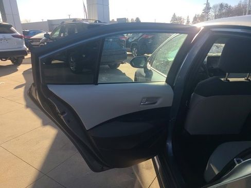 Used 2021 Toyota Corolla LE image 14