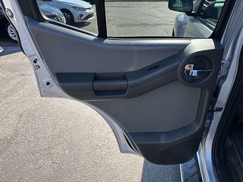 Used 2011 Nissan Xterra S AWD/4WD image 12
