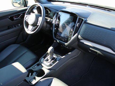 Used 2025 Subaru Forester Limited image 19