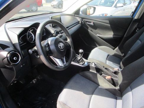 Used 2017 Toyota Yaris iA image 6