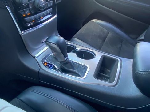 Used 2021 Jeep Grand Cherokee Laredo X image 23