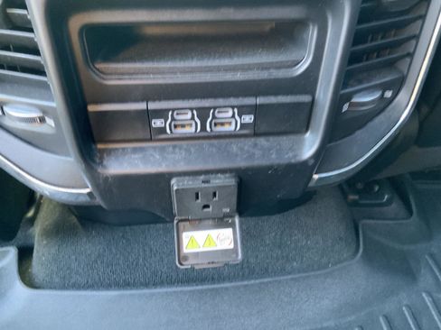 Used 2022 RAM 1500 Laramie AWD/4WD image 57