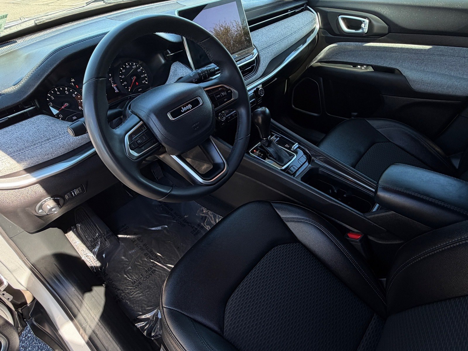 Used 2024 Jeep Compass Latitude AWD/4WD image 15