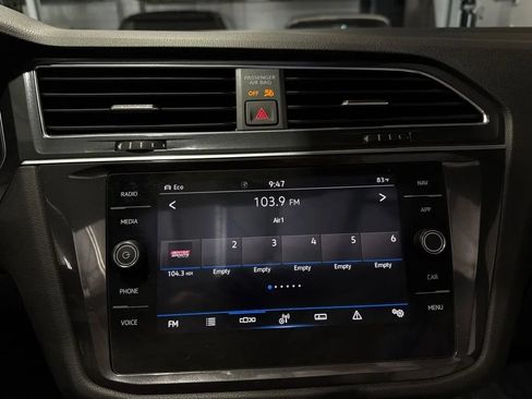 Used 2021 Volkswagen Tiguan SEL AWD/4WD image 96