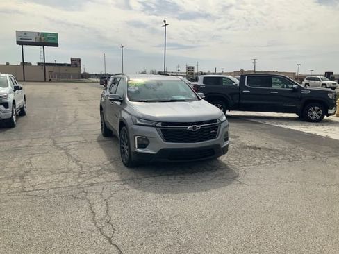 Used 2023 Chevrolet Traverse RS image 4