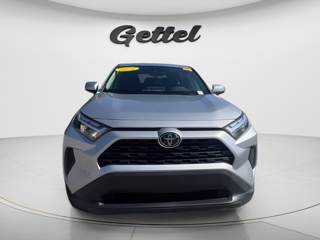 Used 2024 Toyota RAV4 LE FWD image 2