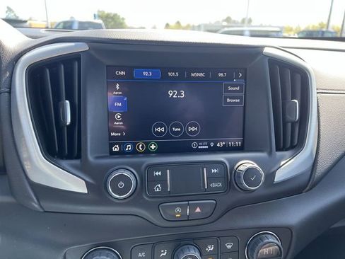 Certified 2022 GMC Terrain SLT image 13