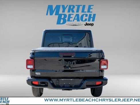 Certified 2023 Jeep Gladiator Sport image 5