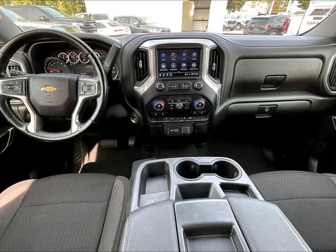 Used 2021 Chevrolet Silverado 1500 LT AWD/4WD image 15