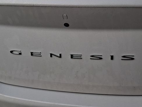 Used 2025 Genesis G70 2.5T RWD image 8