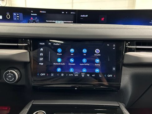 Used 2026 Lincoln Navigator L Reserve AWD/4WD image 23