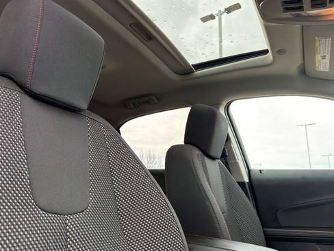 Used 2011 Chevrolet Equinox LT w/ Driver Convenience Package image 17