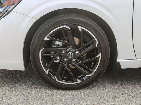 New 2026 Nissan Sentra SR w/ SR Premium Package FWD image 11
