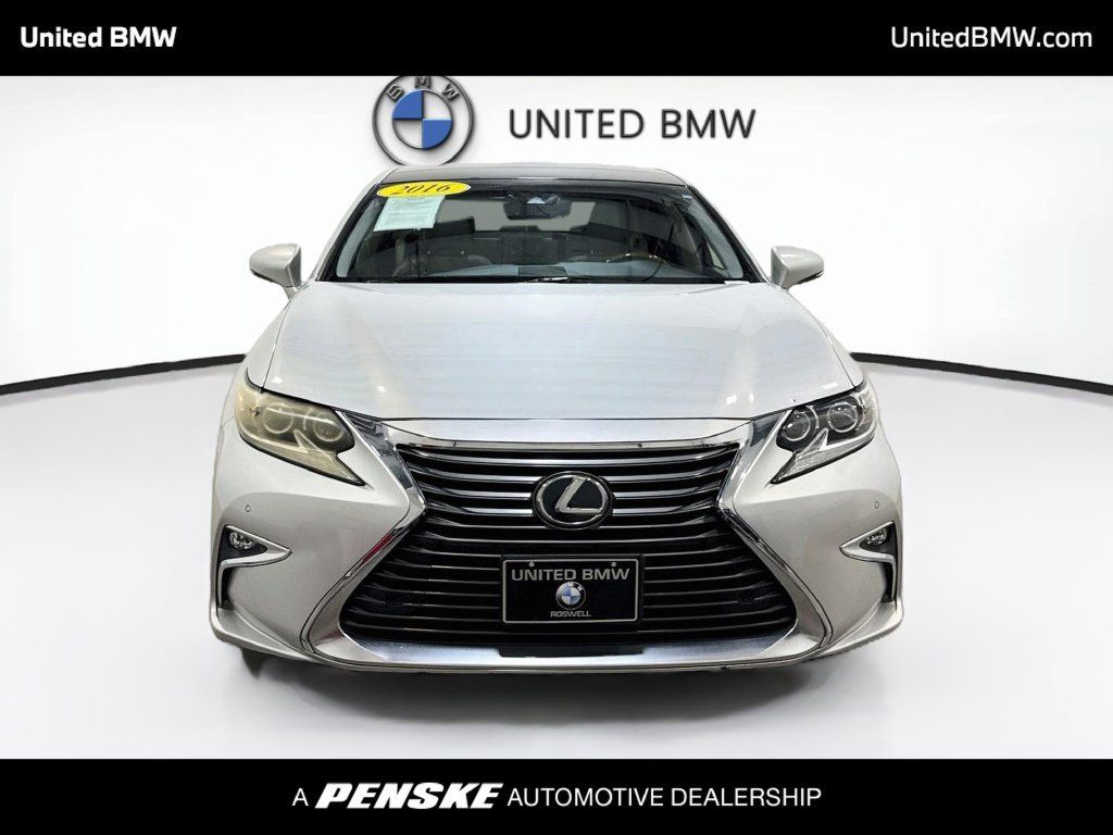 Used 2016 Lexus ES 350 w/ Ultra Luxury Package FWD image 2