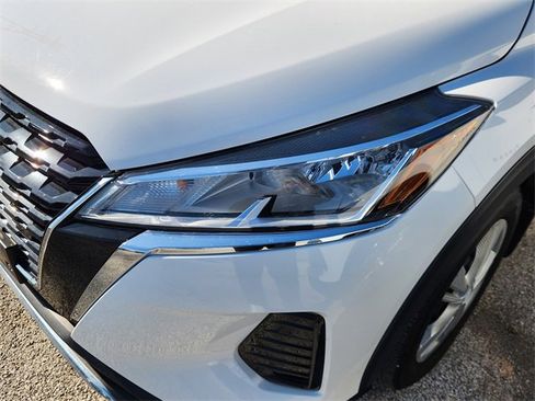 Used 2024 Nissan Kicks S image 6