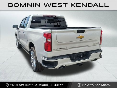 Used 2022 Chevrolet Silverado 1500 High Country w/ High Country Premium Package image 3