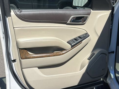 Used 2018 GMC Yukon Denali w/ Denali Ultimate Package AWD/4WD image 9