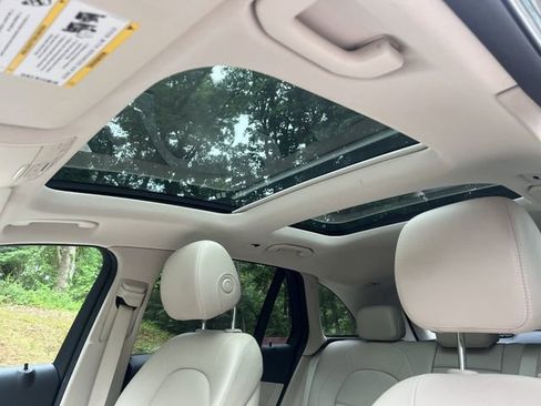 Used 2019 Mercedes-Benz GLC 300 4MATIC image 20