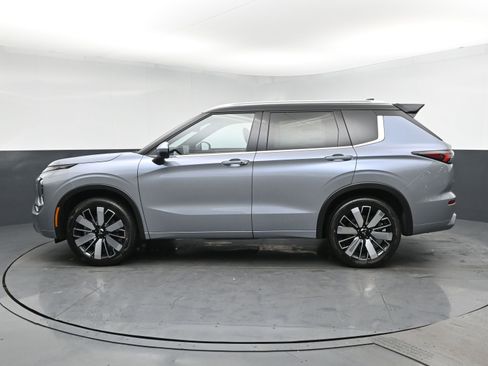 New 2026 Mitsubishi Outlander AWD image 4