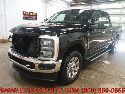 Used 2023 Ford F350 Lariat w/ Tow Technology Package image 1
