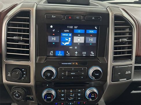 Used 2018 Ford F150 Platinum w/ Equipment Group 701A Luxury image 23