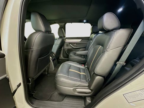 Used 2025 MAZDA CX-90 3.3 Turbo w/ Premium Plus Pkg image 30