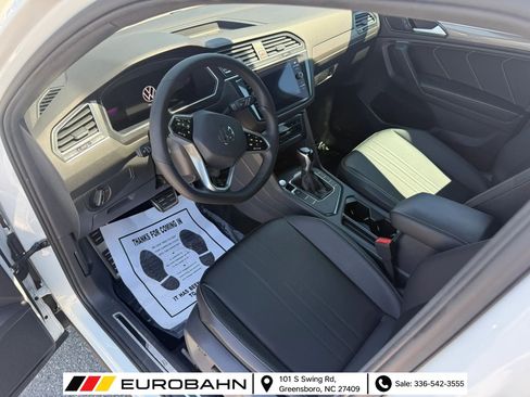 Used 2022 Volkswagen Tiguan SE R-Line FWD image 9