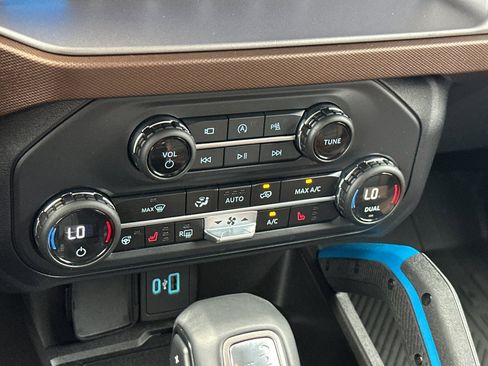 Used 2023 Ford Bronco Outer Banks image 21