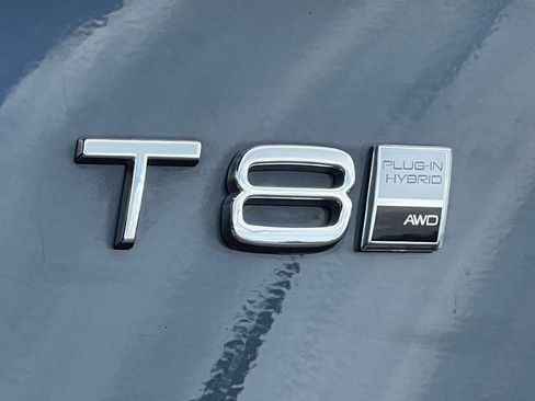 Used 2025 Volvo XC90 T8 Plus w/ Protection Package Premier AWD/4WD image 12
