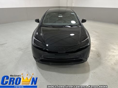 New 2026 Toyota Prius AWD image 3