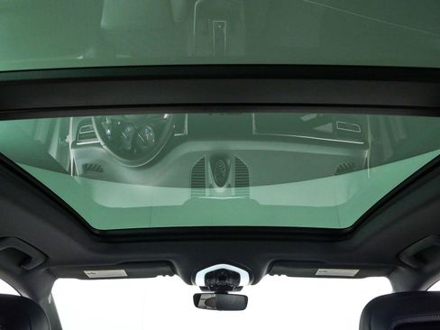 Used 2022 Porsche Macan AWD/4WD image 20