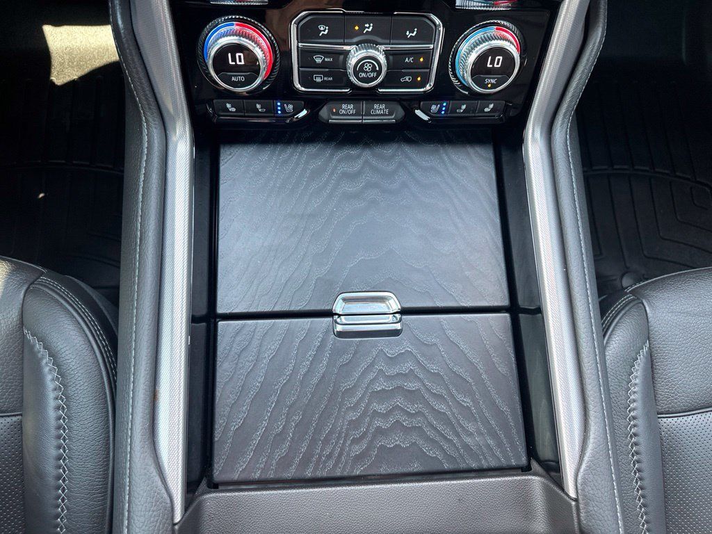 Used 2022 GMC Yukon Denali AWD/4WD image 5