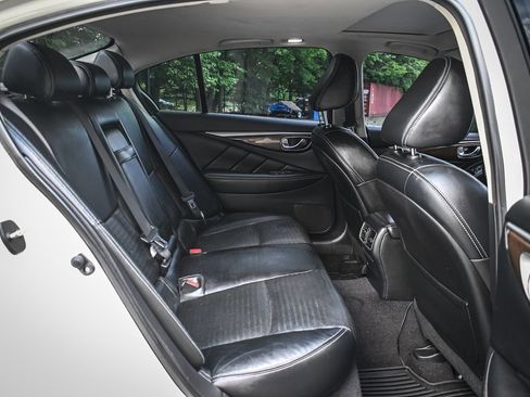Used 2015 INFINITI Q50 AWD w/ Technology Package image 16
