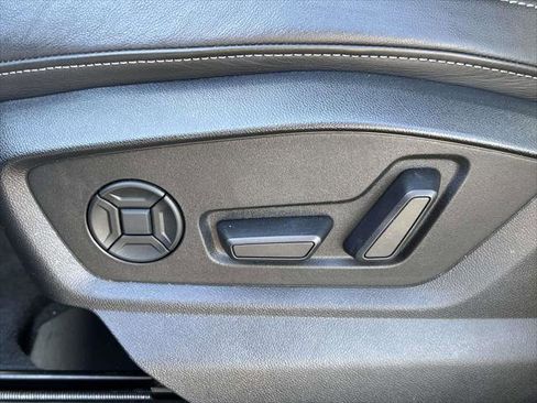 Used 2022 Audi Q8 Prestige image 19