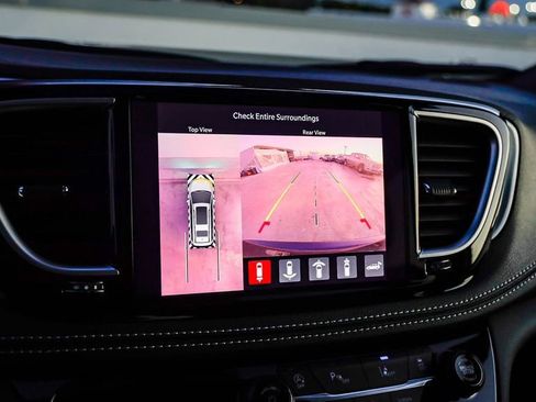 New 2026 Chrysler Pacifica Limited w/ S Appearance Package image 26